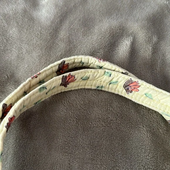 Yellow floral quilted purse - Picture 8 of 10